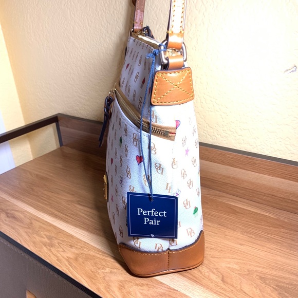 Dooney & Bourke - Picture 4 of 16